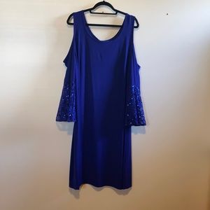 Casual bell sleeved dress